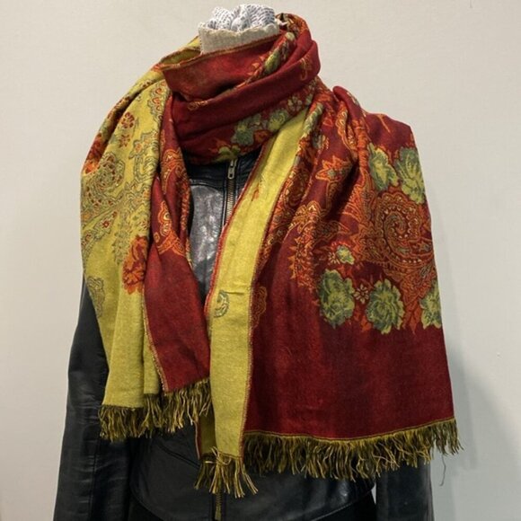 Oversized Floral Scarf Textured Size 68x26 - Picture 2 of 15